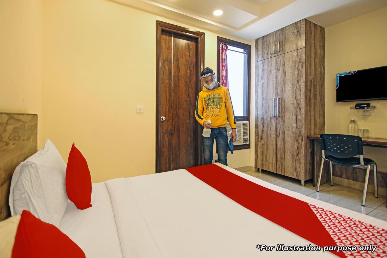 Oyo Flagship 81064 Hotel Kd Homes New Delhi Exterior photo